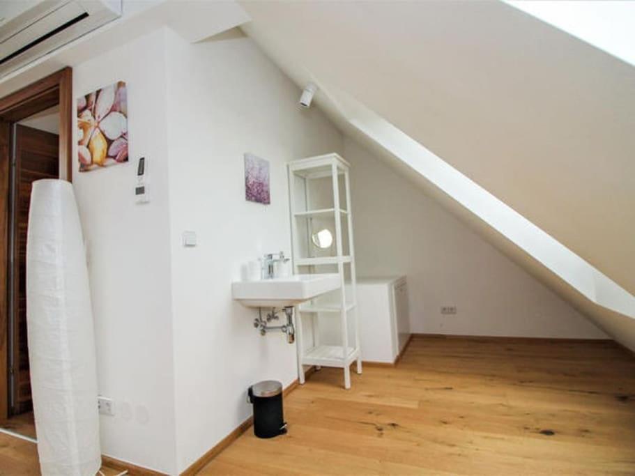 Luxury 2-Floor Rooftop Apartment With Terrace In The City Center Vienna Exterior photo